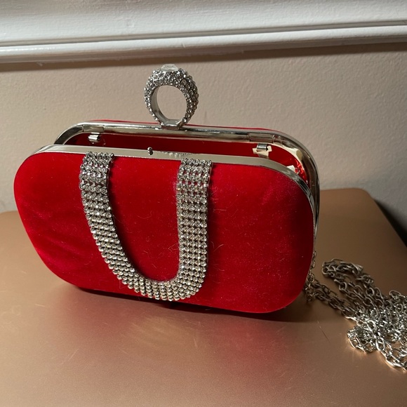 Clutch - Picture 3 of 4